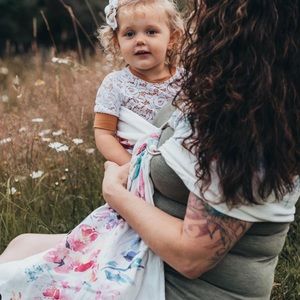 LoveHeld Bloom Linen Ring Sling